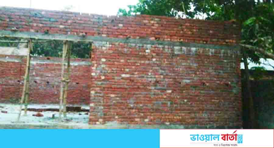কাপাসিয়ায় অবৈধভাবে নির্মিত সেই স্থাপনাটি ভাঙ্গার নির্দেশ দিয়েছে প্রশাসন