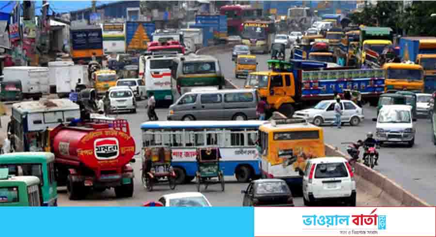 সড়কে শৃঙ্খলা ফিরছে না পরিবহন নেতাদের চাপেই