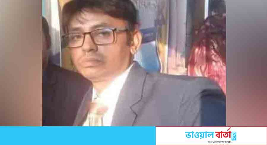 ইভটিজিংয়ে বাধা দেওয়ায় শিক্ষককে পিটিয়ে হত্যা করল ছাত্র